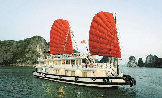 Halong Party cruise