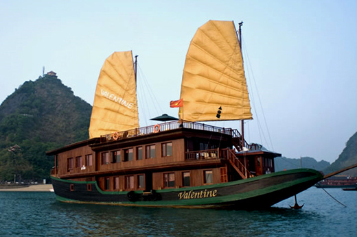 Halong Valentine cruise