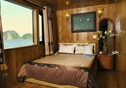 Petit White Dolphine Cruise – please contact us