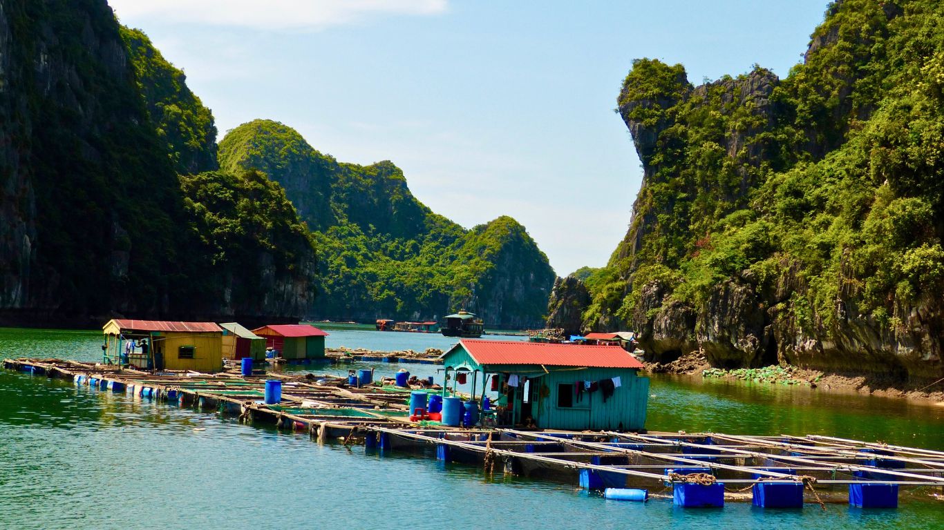 Cua Van fishing village